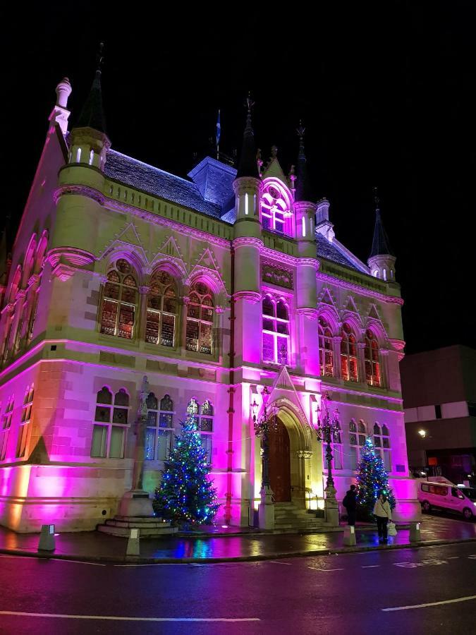 Smart & Cozy Holiday Apartment In The City Centre Inverness Buitenkant foto